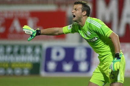 Μ’ έναν σμπάρο κάμποσα τρυγόνια