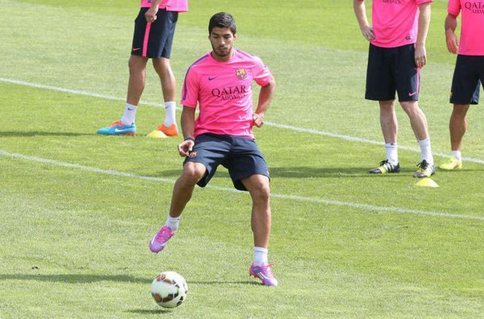 Παίζει με την Ουρουγουάη για να βρει ρυθμό ο Σουάρες