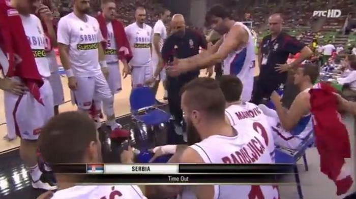 Έξαλλος με τους συμπαίκτες του ο Τεόντοσιτς! (VIDEO)