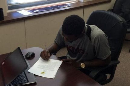 Υπέγραψε ο Ράιτ