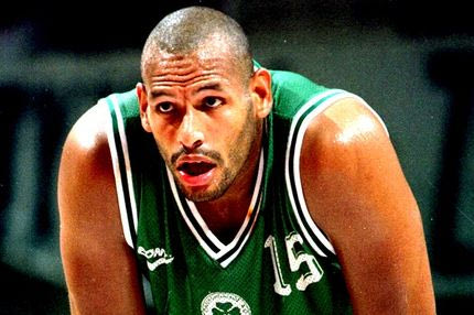 Ο Τζον Αμίτσι έκρυψε την ομοφυλοφιλία του στους πάγκους του NBA