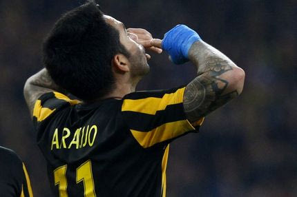 Παίρνεις διαρκείας για Αλμέιδα και βλέπεις Αραούχο