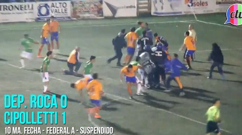 Τρομερό ξύλο σε ματς τοπικού (VIDEO)