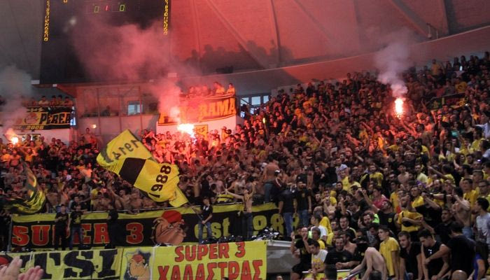 Ζουρνατσίδης: “Για έναν ηλίθιο βρίσκεται σε τέτοια θέση ο Άρης”