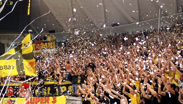 Ο Αναστόπουλος και τα… χαρτάκια