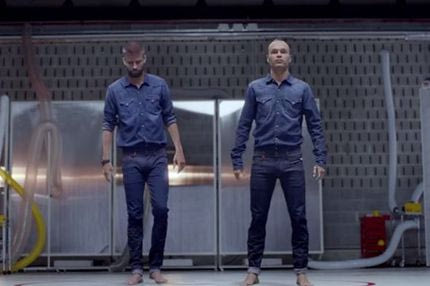 Τα αστέρια της “Μπάρτσα” διαφημίζουν τζιν! (VIDEO)