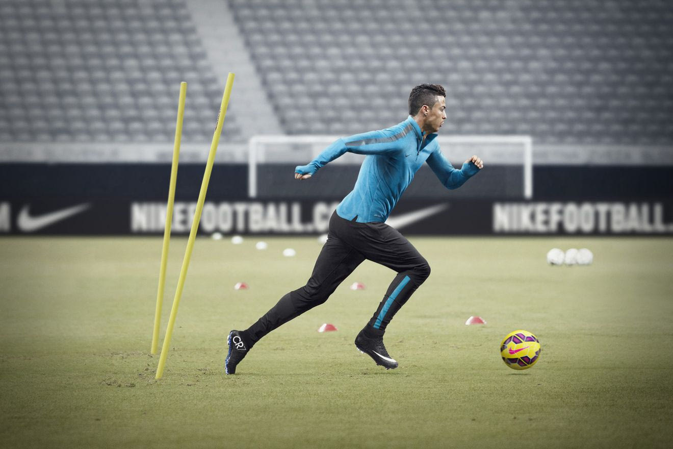 Το Mercurial Superfly CR7 λάμπει για τον Cristiano Ronaldo