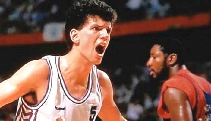 Πως ο Πέτροβιτς υπέγραψε στη Ρεάλ: Η απόρριψη του Ρενέσες και η δωροδοκία