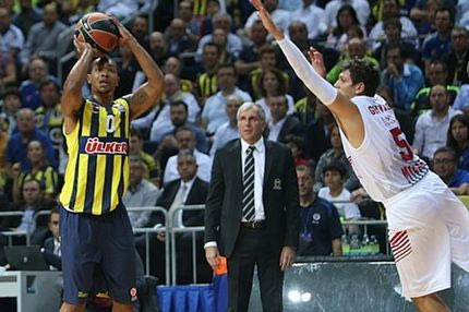 Οριακή νίκη για τη Φενέρμπαχτσε, αγκομάχησε η Ρεάλ, διπλό για την ΤΣΣΚΑ του Ιτούδη (VIDEO)