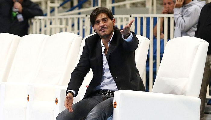 “Γελάνε σε όλες τις γειτονιές του Πειραιά”