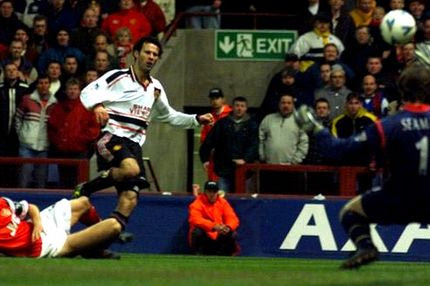 Ο Νέβιλ τρολάρει το σόλο του Γκιγκς το ’99: “Θα μπορούσε να πασάρει!” (VIDEOS)