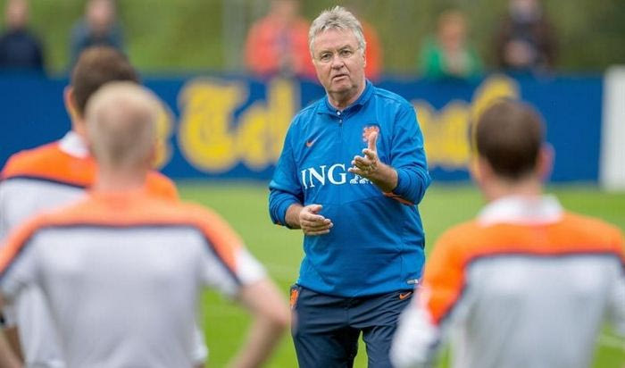 Αυστηρή κριτική Ντε Μπουρ στον Χίντινκ (VIDEO)