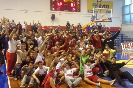 Το χειροκρότημα του κόσμου στους παίκτες του Πανιωνίου (VIDEOS)