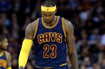 Ο Τζέιμς πονάει και μένει εκτός