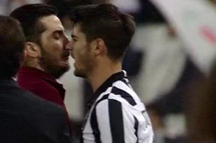 Η κουτουλιά και η αποβολή του Μανωλά (VIDEO)