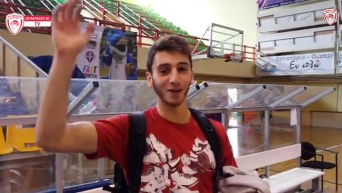 “Κολλημένος” με Σπανούλη και Ολυμπιακό (VIDEO)