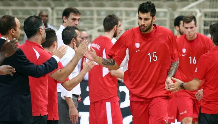 Επιβεβαιώνει τα επεισόδια ο Ολυμπιακός