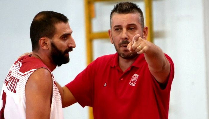 Παπαθεοδώρου: “Δίνουμε συμβόλαια σε τελειωμένους παίκτες”