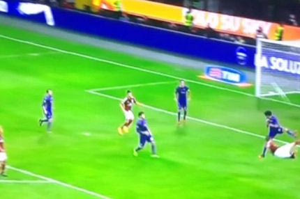 Ψαλίδι για γέλια από τον Τόρες (VIDEO)