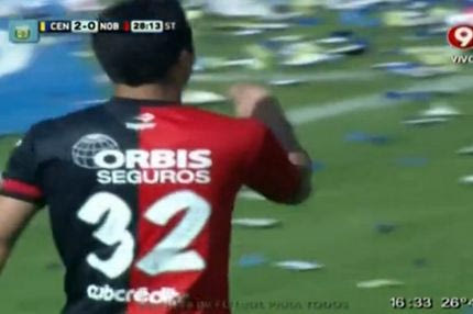 Κόκκινη για το “πόσα πήρες” στον Σκόκο (VIDEO)