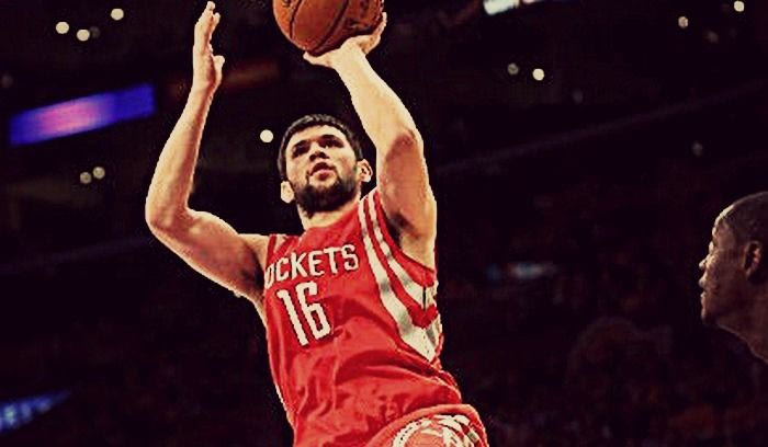 Τρομερός Παπανικολάου: Κλέψιμο και πάσα με το ένα χέρι (VIDEO)