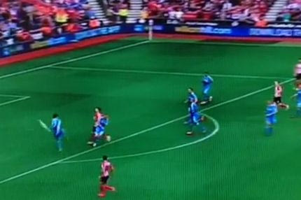 ΑΠΙΣΤΕΥΤΟ αυτογκόλ στον αγώνα Σαουθάμπτον-Σάντερλαντ (VIDEO)