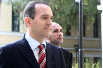 “Θα συνεχίζει να περιφρονεί τους θεσμούς ο έκπτωτος Δ.Γιαννακόπουλος;”