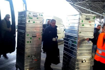 Η αναχώρηση: Το κομπολόι του Τζαβέλλα και το μπαταρισμένο χέρι του Αγγελου