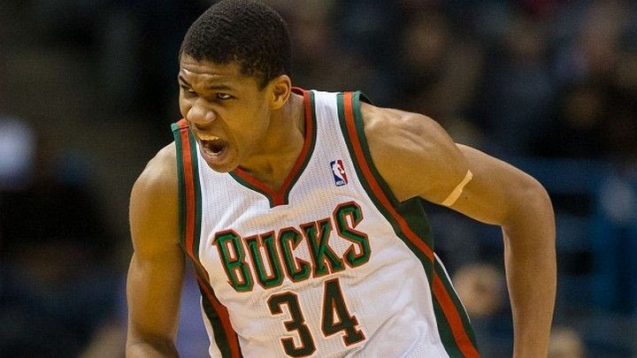 ΜΑΓΕΙΑ από Αντετοκούνμπο (videos)