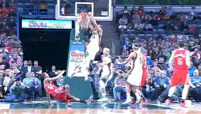 Στο Νο1 ο Αντετοκούνμπο με διπλή παρουσία στο Top-10! (VIDEO)