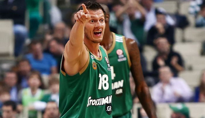 Ανανέωσε για 2 χρόνια ο Μπλουμς