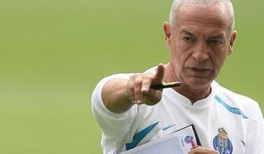 Φτάνει στις 22:55 στην Αθήνα ο Φερέιρα