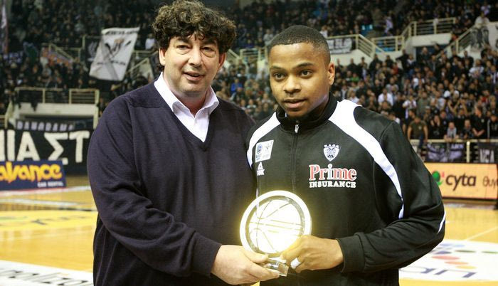 “Περιμένει τα οικονομικά στοιχεία ο Σαββίδης”