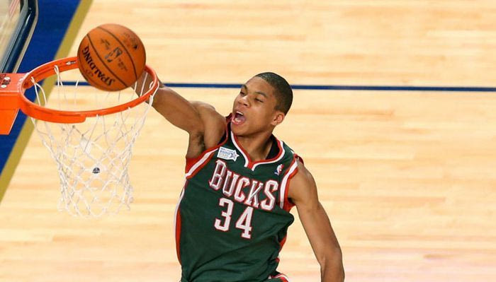 Άλλο ένα Top10 με Αντετοκούνμπο (VIDEO)