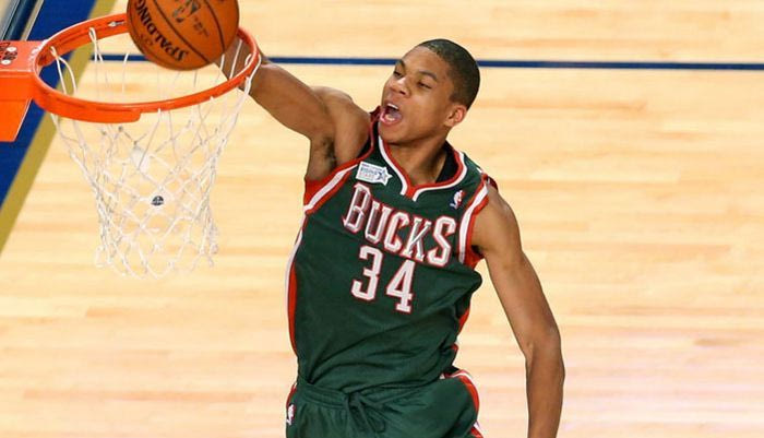 Διψήφιος Giannis, νίκη για Μπακς (VIDEO)