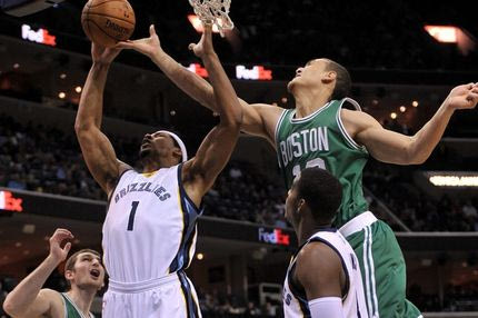 Επέστρεψε με νίκη ο Κουφός, ήττα για Μπακς και Αντετοκούνμπο