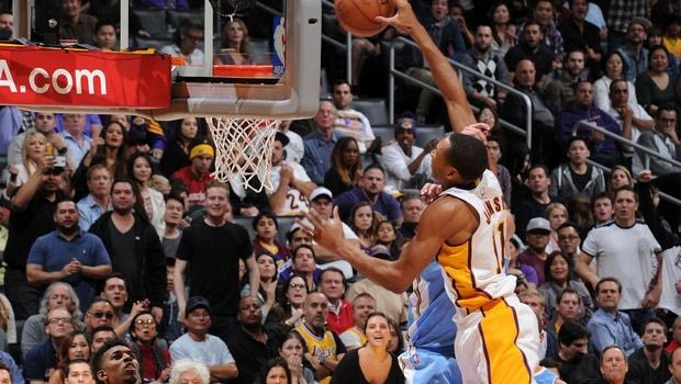 Απογείωση και Νο1 για τον Γουές Τζόνσον (VIDEO)