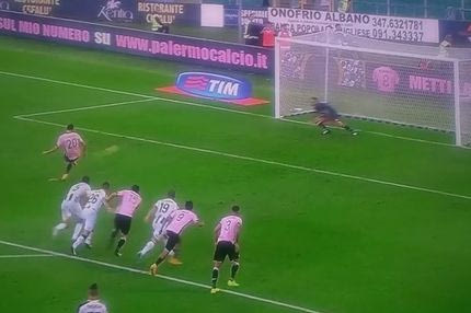 Απέκρουσε πέναλτι ο Καρνέζης (VIDEO)