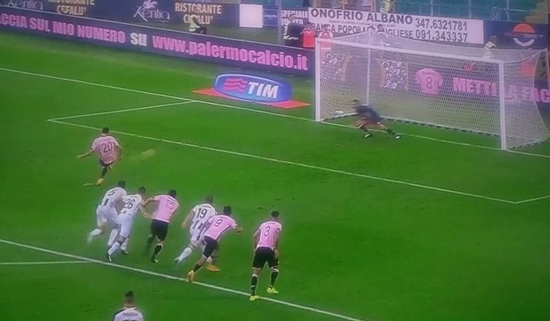 Απέκρουσε πέναλτι ο Καρνέζης (VIDEO)