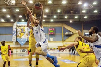 Κόροιβος – Πανελευσινιακός 73-74