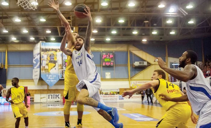 Κόροιβος – Πανελευσινιακός 73-74