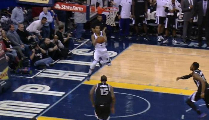 Τρομερό Buzzer Beater στην κορυφή του Top10 (VIDEO)