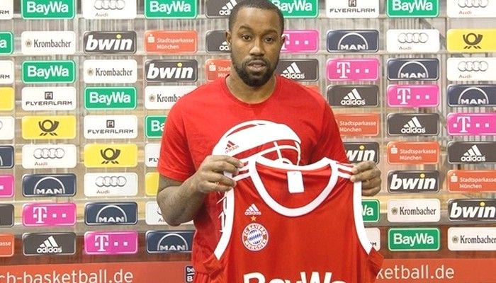 Yπέγραψε ο ΜακΚάλεμπ