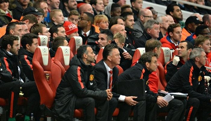 Οπαδός της Άρσεναλ έριξε κρασί στον πάγκο της Γιουνάιτεντ