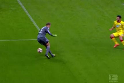 Ντρίμπλα αλά… Κρόιφ από τον Νόιερ (VIDEO)