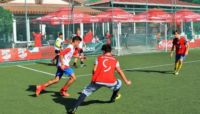 Νέο ρεκόρ ποδοσφαίρου στην Πάτρα για το Coca-Cola Cup