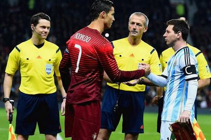 Η χειραψία Μέσι – Ρονάλντο (VIDEO)