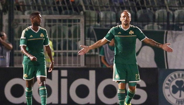 Μέσα ο Καρέλης, έξω Σίλντενφελντ-Μέντες