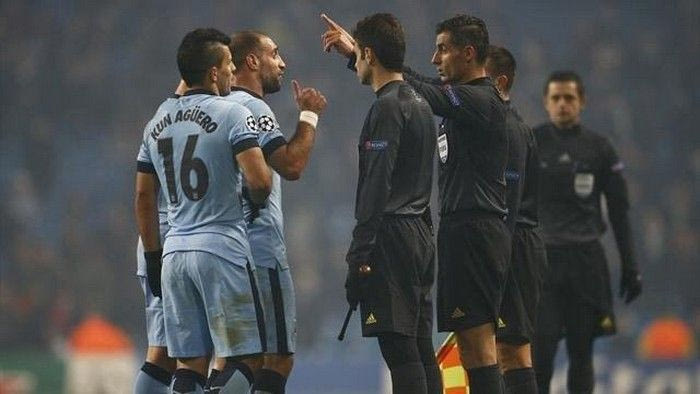 Άγριο “κράξιμο” στον Σιδηρόπουλο μέσω twitter (PHOTOS & VIDEOS)