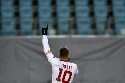 Γκολ από φάουλ ο Τότι (VIDEO)